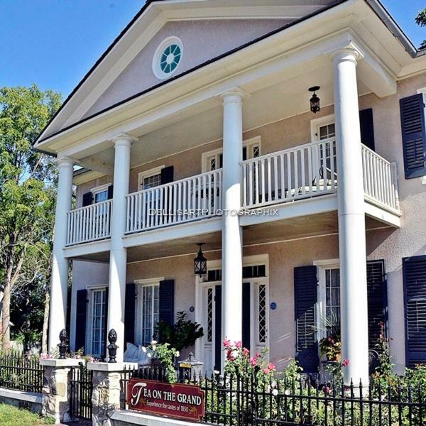 The Carriage House Flat - Downtown Paris Canada Exterior photo